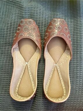 Hand Embroidered  Floral Cutout Leather Moccasins- 7.5